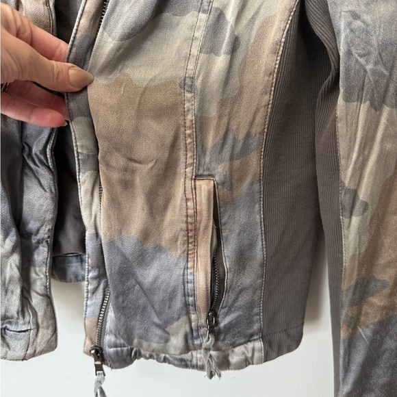Anthropologie Camouflage Bomber Jacket - Picture 4 of 4